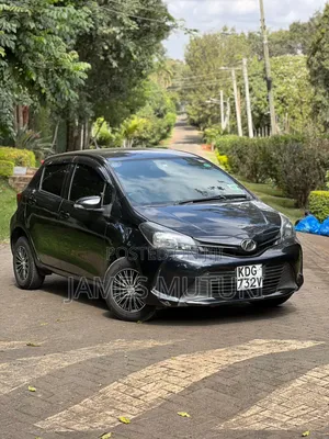 Toyota Vitz 2015 Black