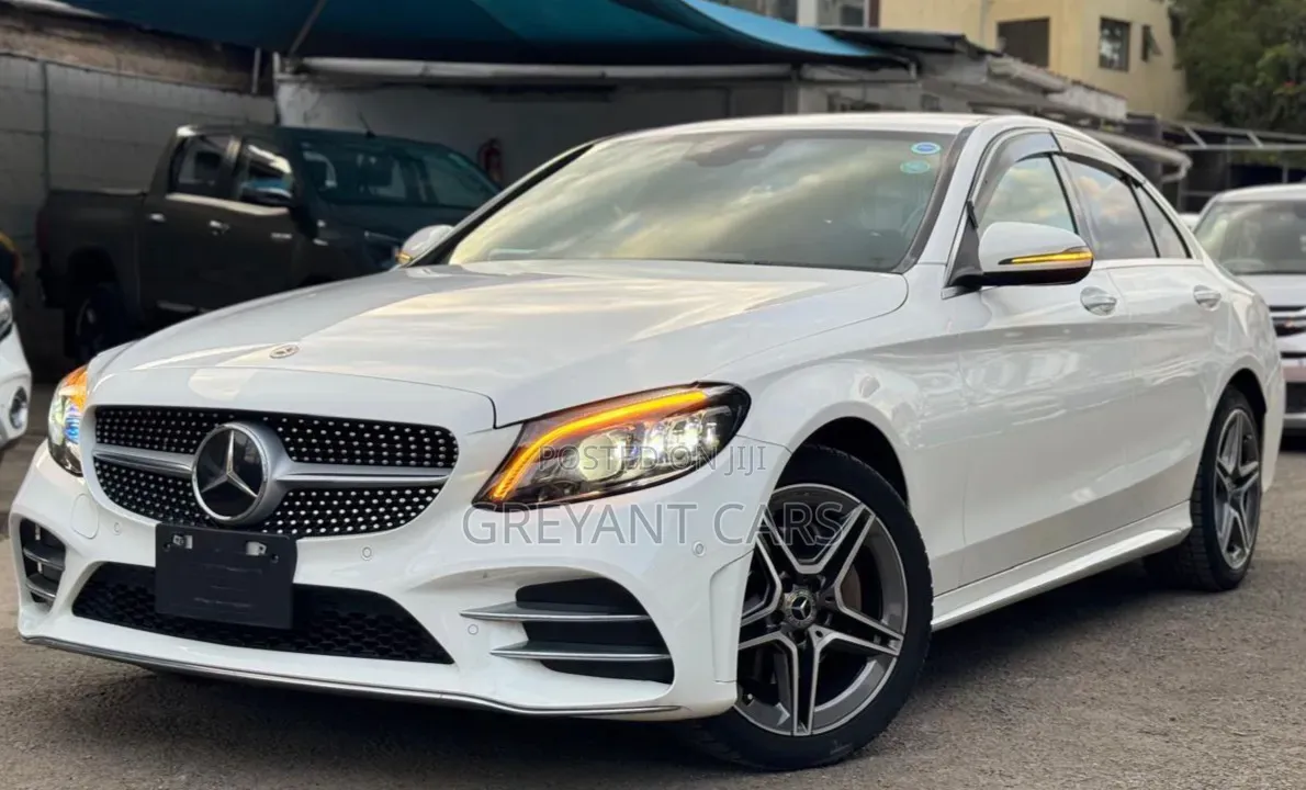 Mercedes-Benz C200 2019 White