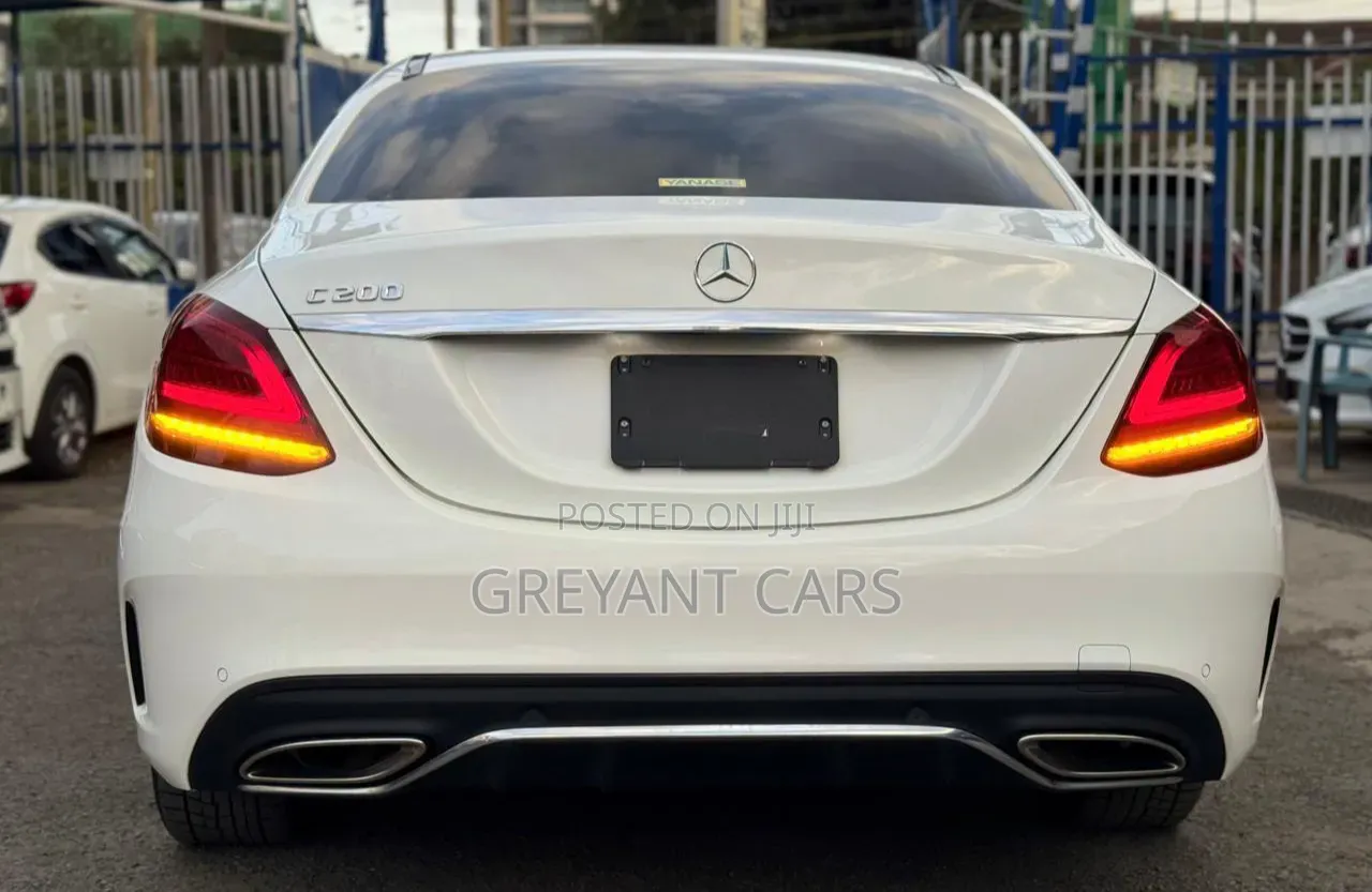 Mercedes-Benz C200 2019 White