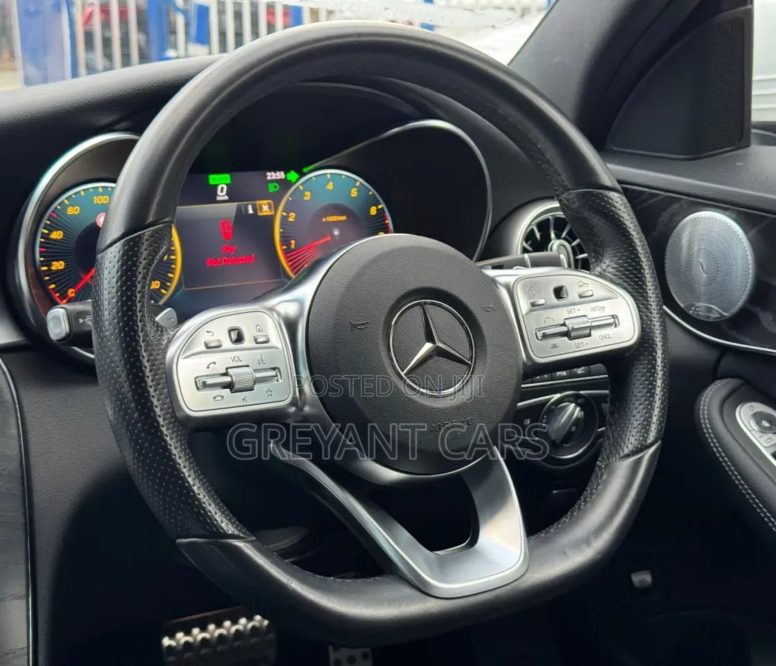 Mercedes-Benz C200 2019 White