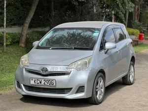 Toyota Ractis 2012 Silver