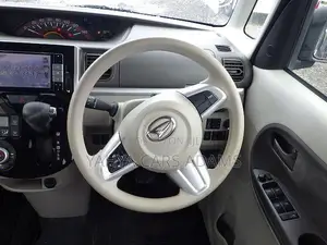 Daihatsu Tanto 660 FWD 2018 Silver