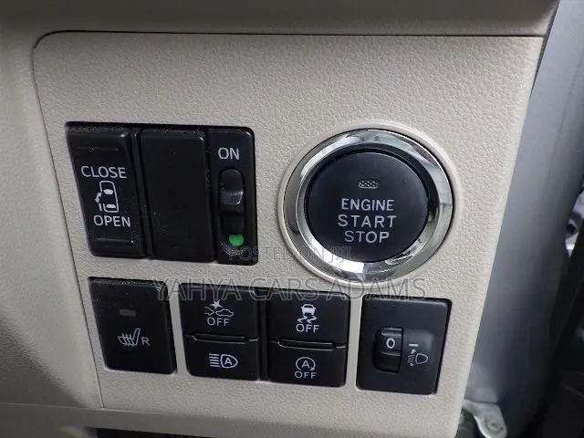 Daihatsu Tanto 660 FWD 2018 Silver