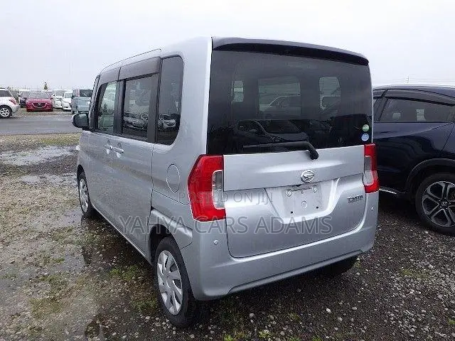 Daihatsu Tanto 660 FWD 2018 Silver