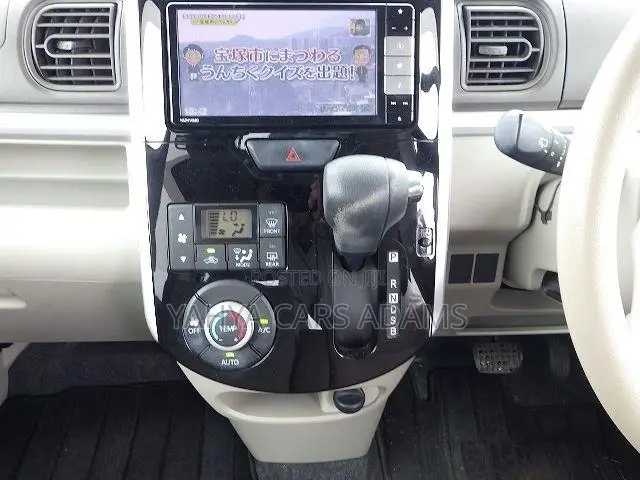 Daihatsu Tanto 660 FWD 2018 Silver