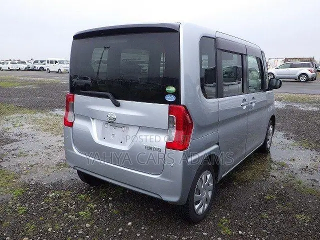Daihatsu Tanto 660 FWD 2018 Silver