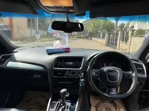 Audi Q5 2010 Black