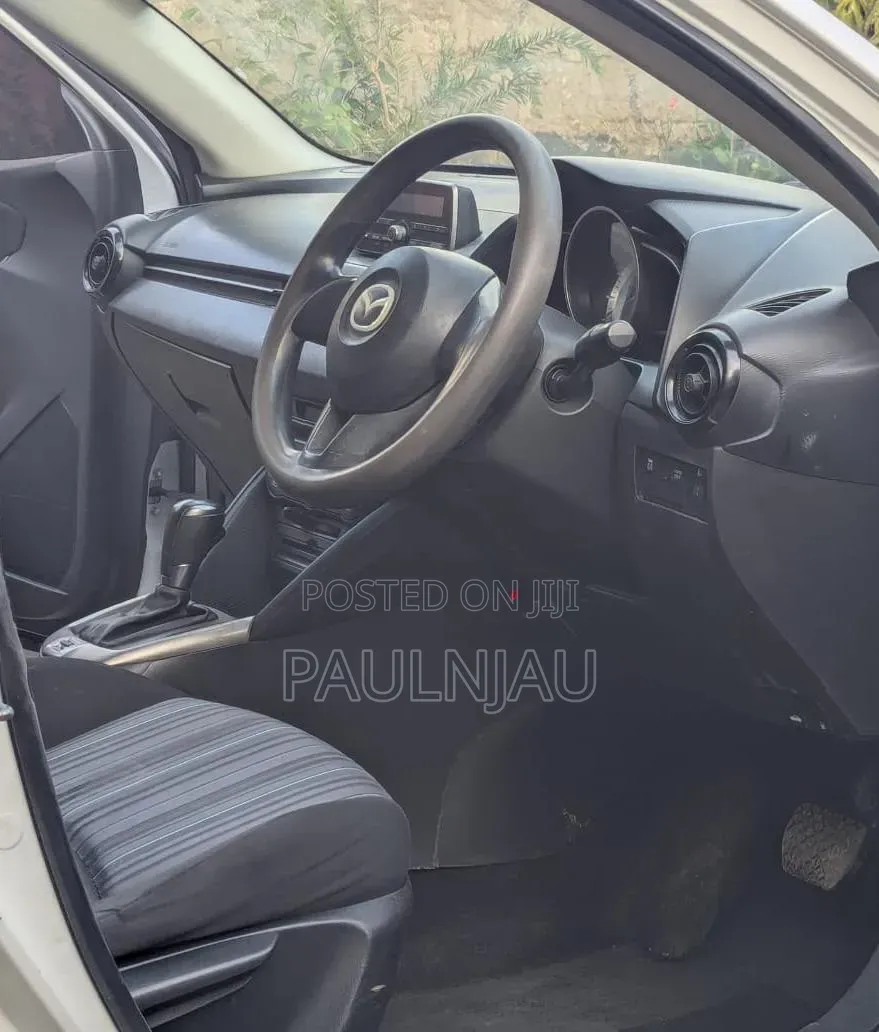 Mazda Demio 2015