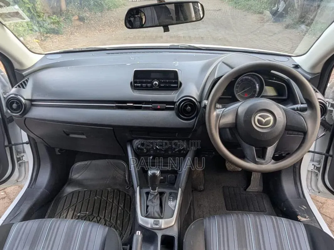 Mazda Demio 2015