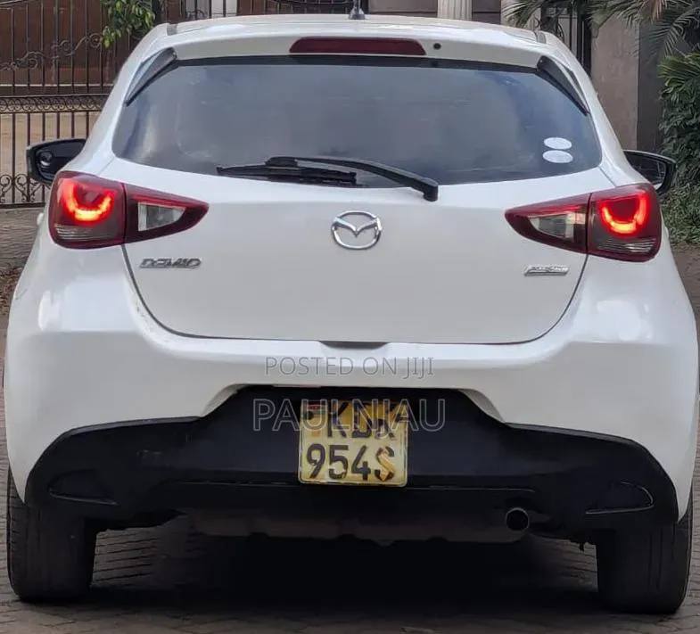Mazda Demio 2015