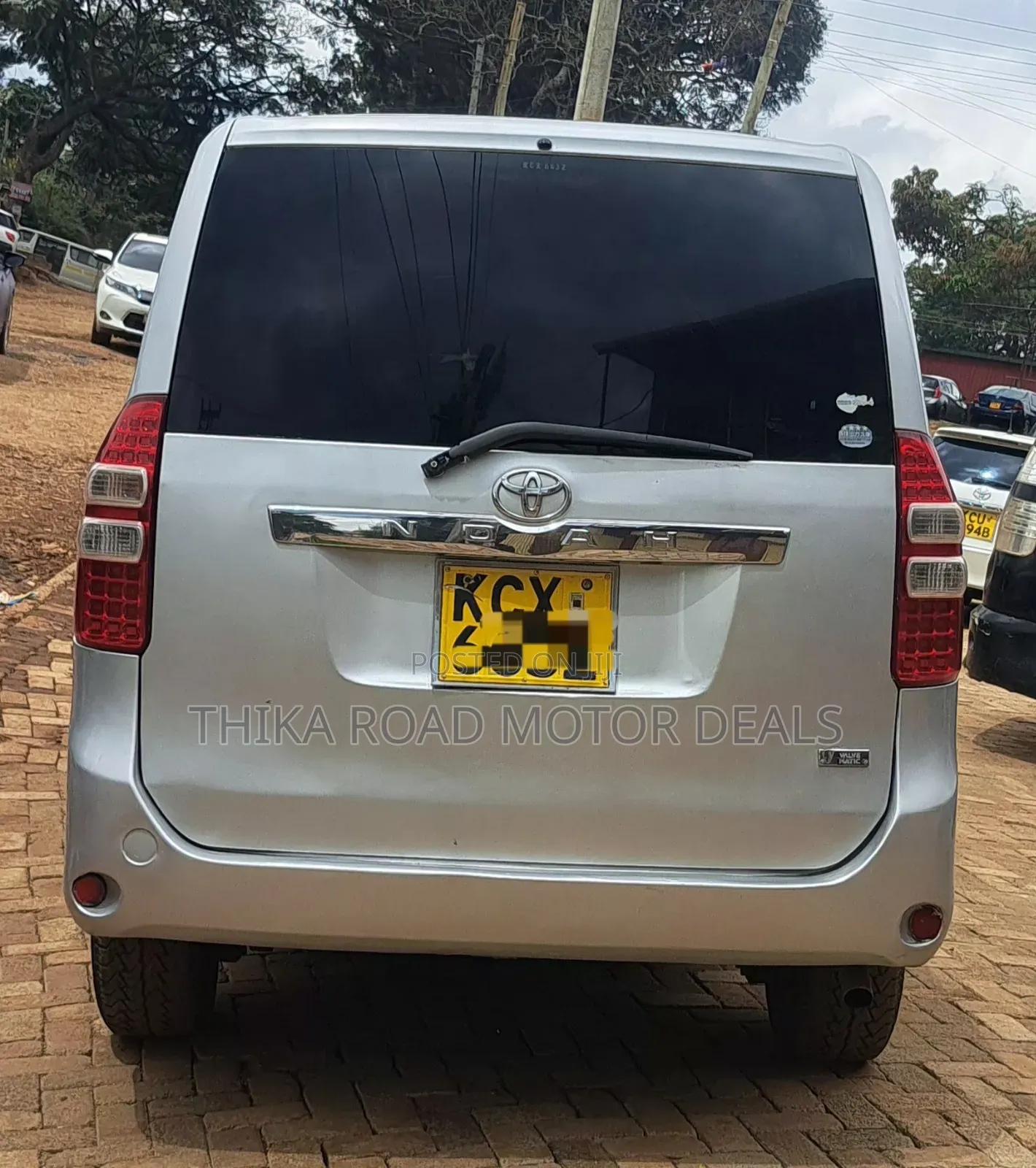 Toyota Noah 2012 Silver
