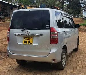 Toyota Noah 2012 Silver