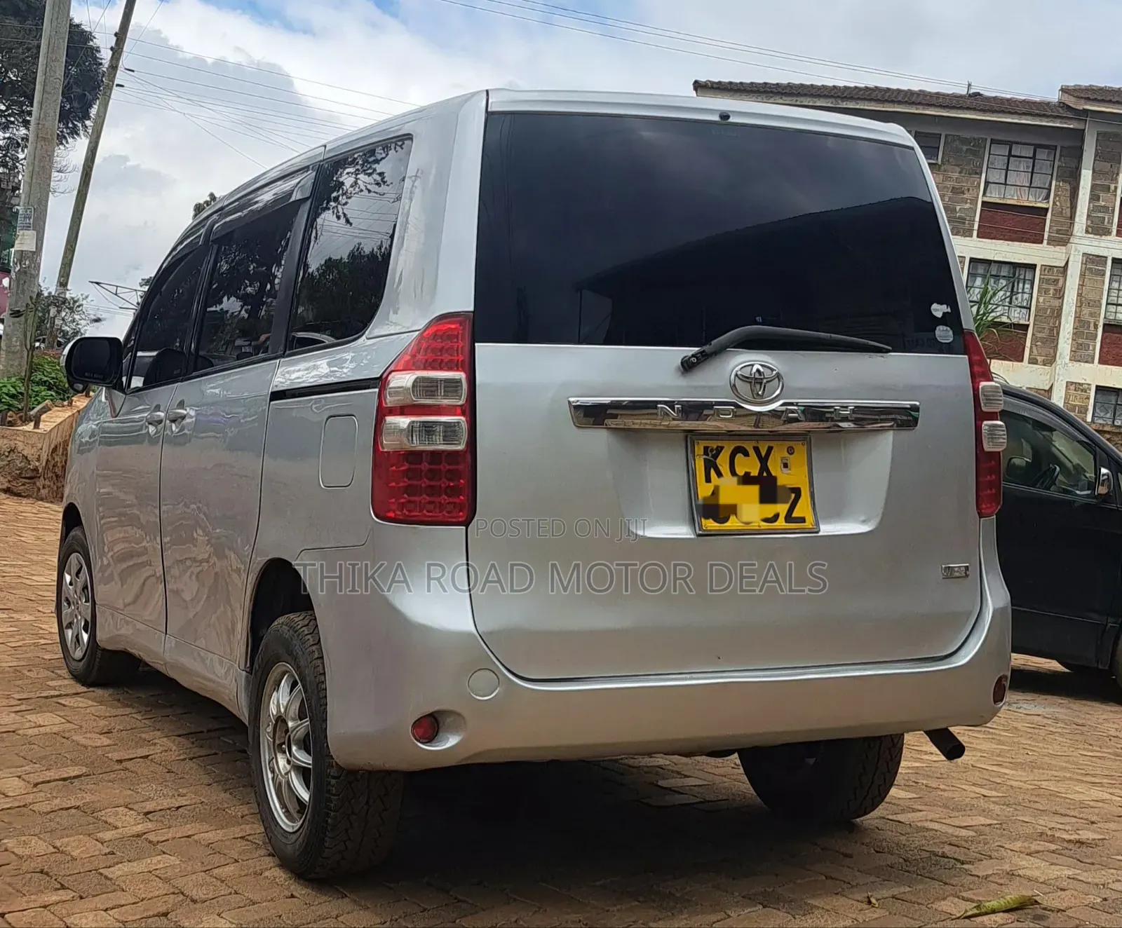 Toyota Noah 2012 Silver