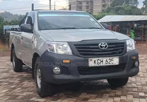 Toyota Hilux 2016 Gray