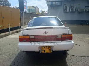 Toyota Corolla 1992 White