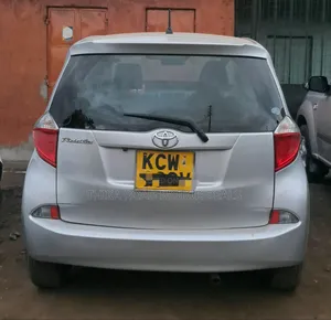 Toyota Ractis 2012 Silver