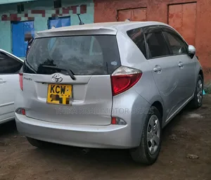 Toyota Ractis 2012 Silver