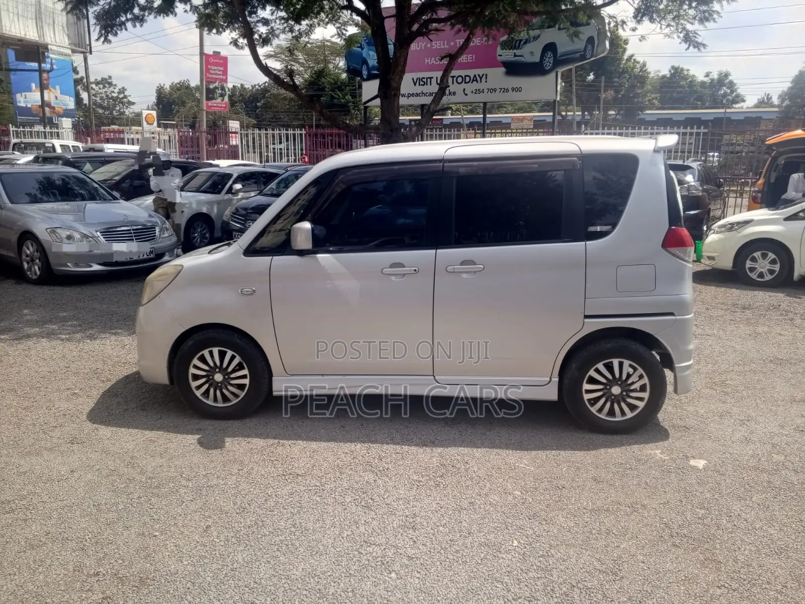 Mitsubishi Delica 2012 Silver