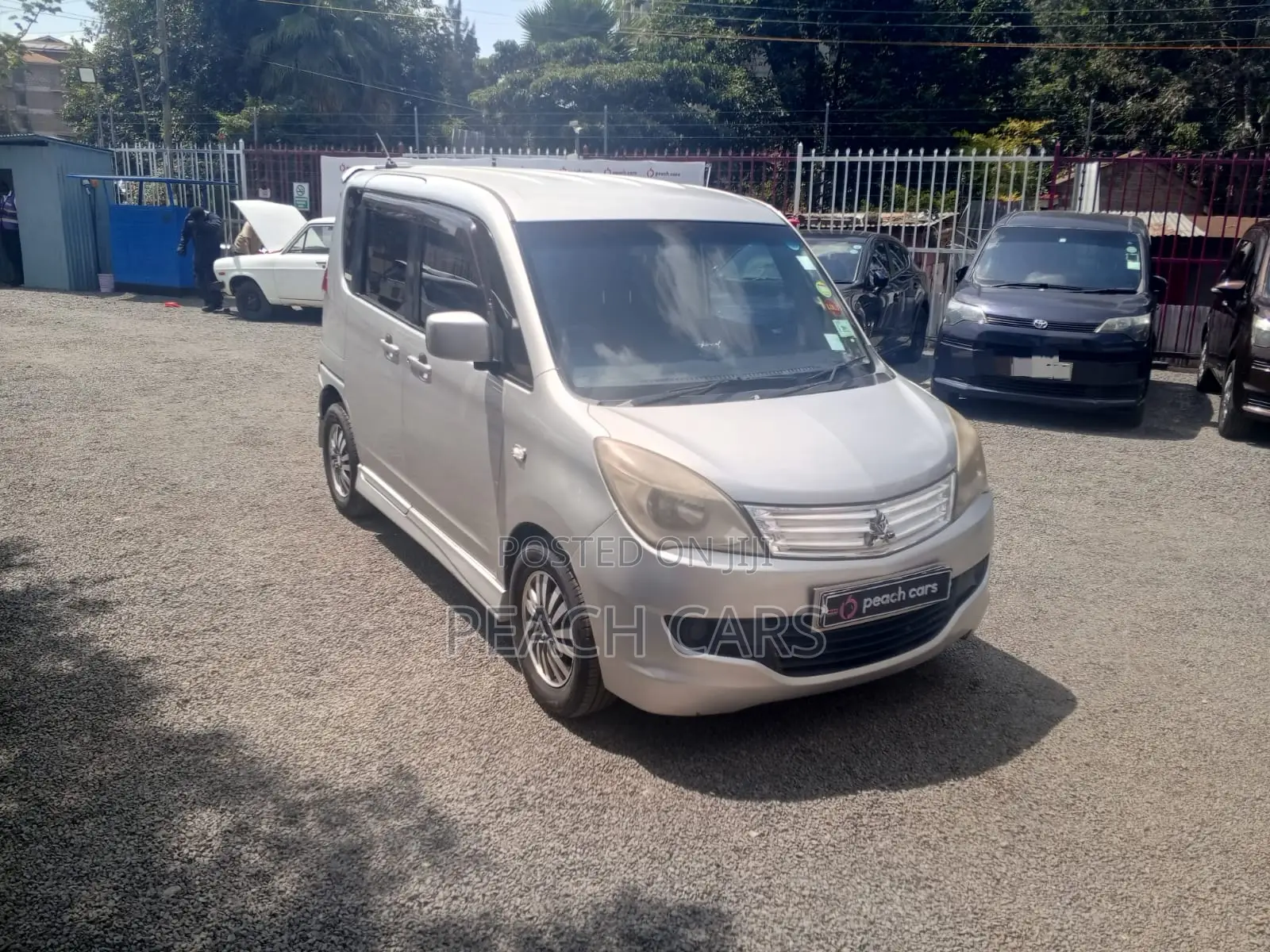 Mitsubishi Delica 2012 Silver