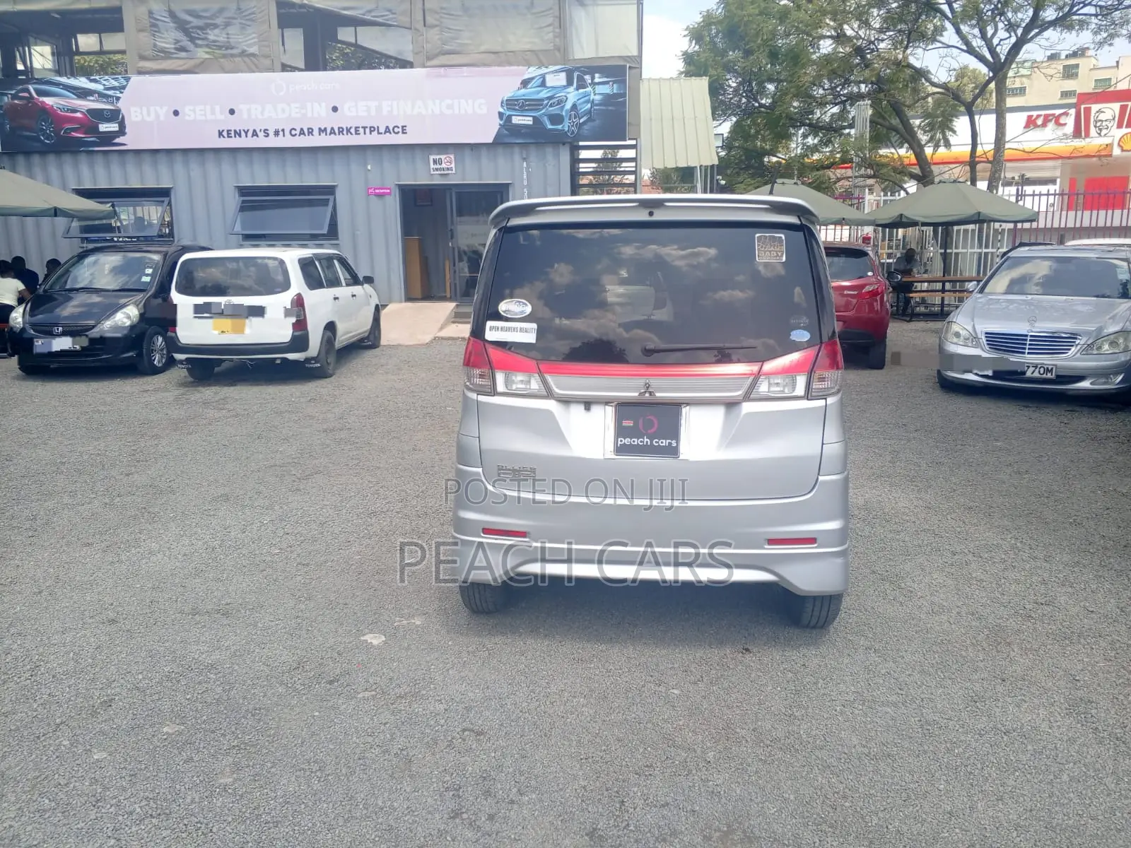 Mitsubishi Delica 2012 Silver
