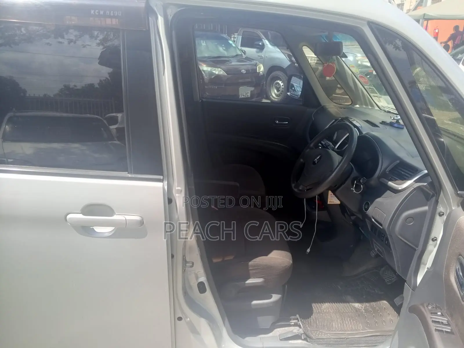 Mitsubishi Delica 2012 Silver