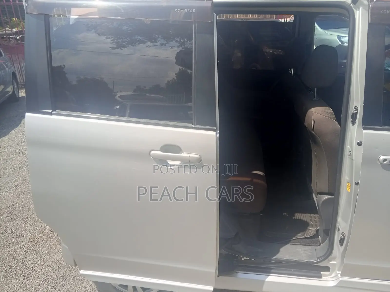 Mitsubishi Delica 2012 Silver