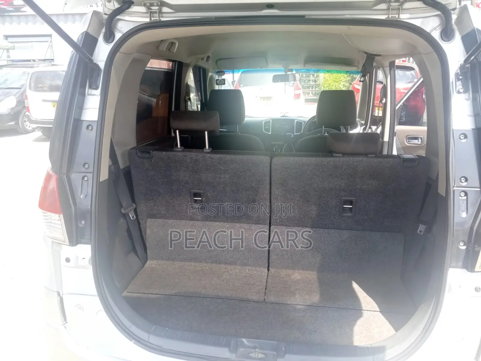 Mitsubishi Delica 2012 Silver