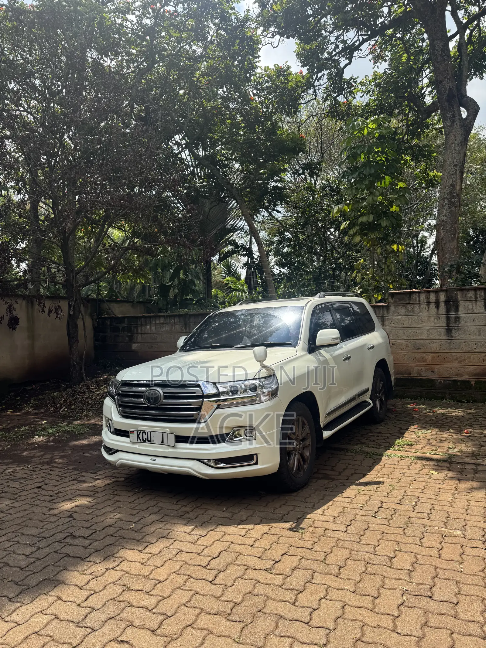 Toyota Land Cruiser 2018 White