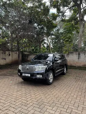Toyota Land Cruiser 2010 Black