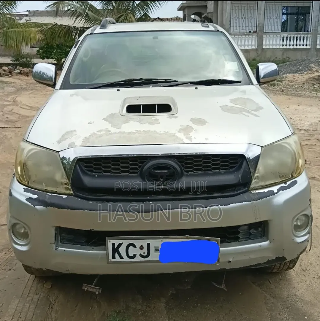 Toyota Hilux 2009 Silver