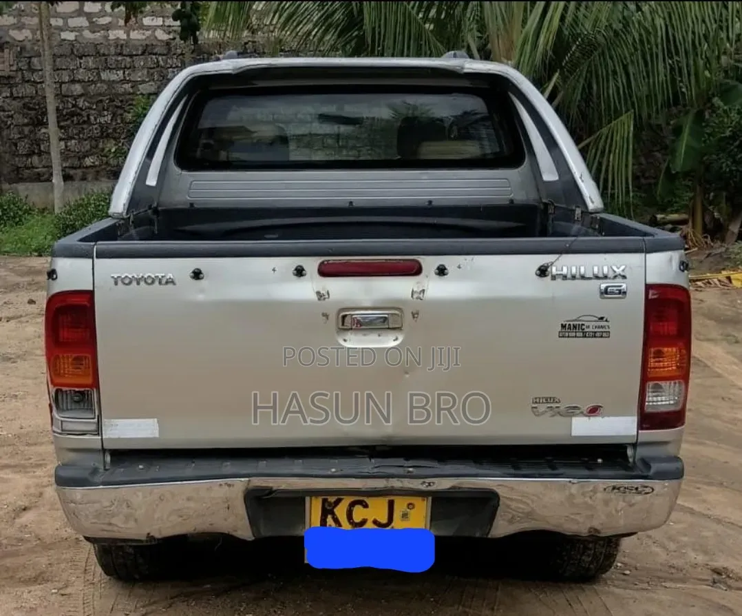 Toyota Hilux 2009 Silver