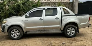 Toyota Hilux 2009 Silver