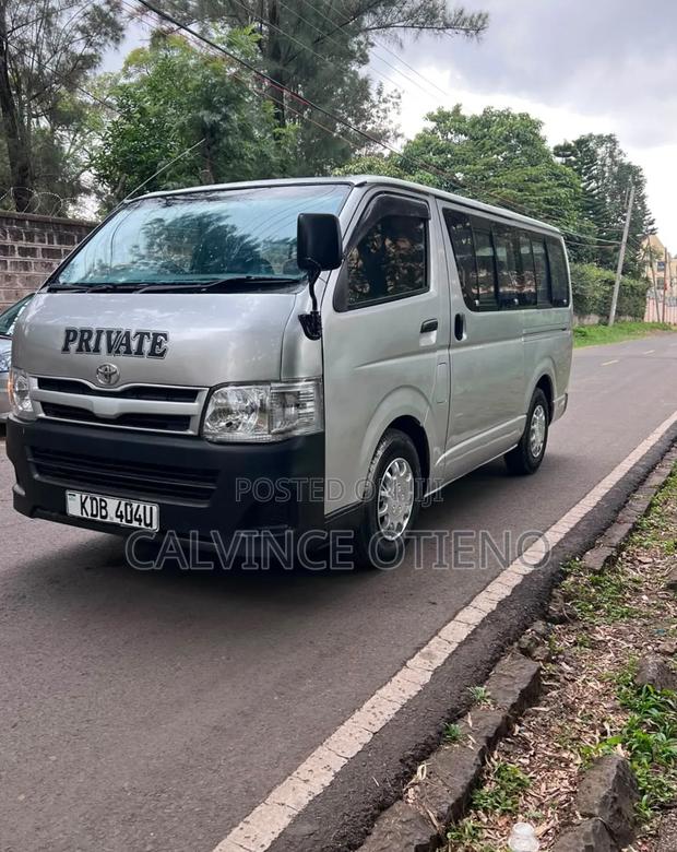 Toyota HiAce 2014 Silver