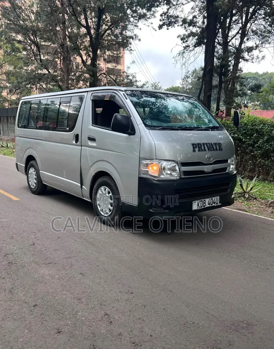 Toyota HiAce 2014 Silver