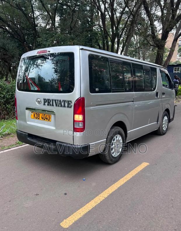 Toyota HiAce 2014 Silver - thumbnail 3