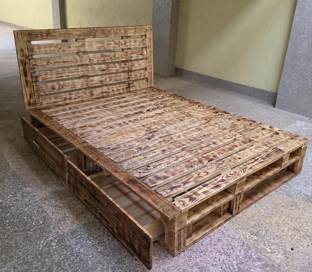Timeless Modern 5×6 Pallet Bed Frame  - thumbnail 2