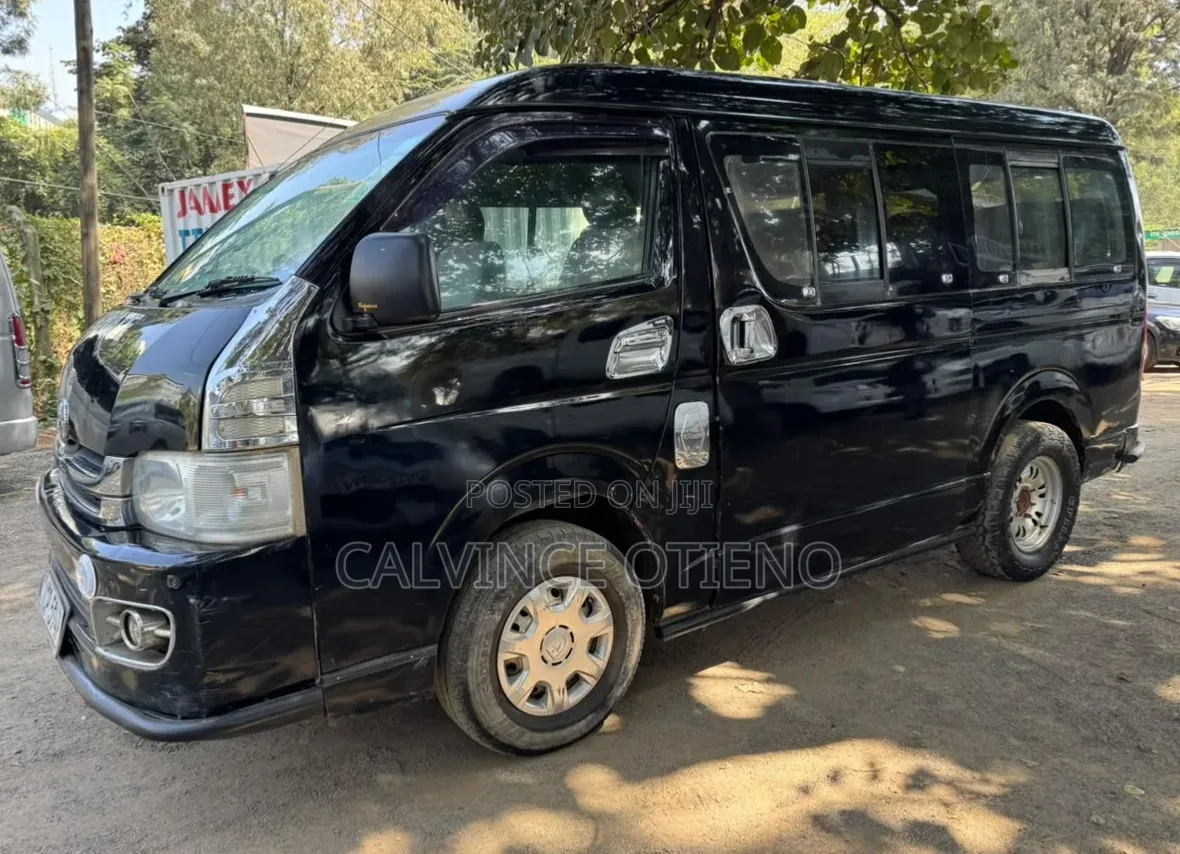 Toyota HiAce 2010 Black