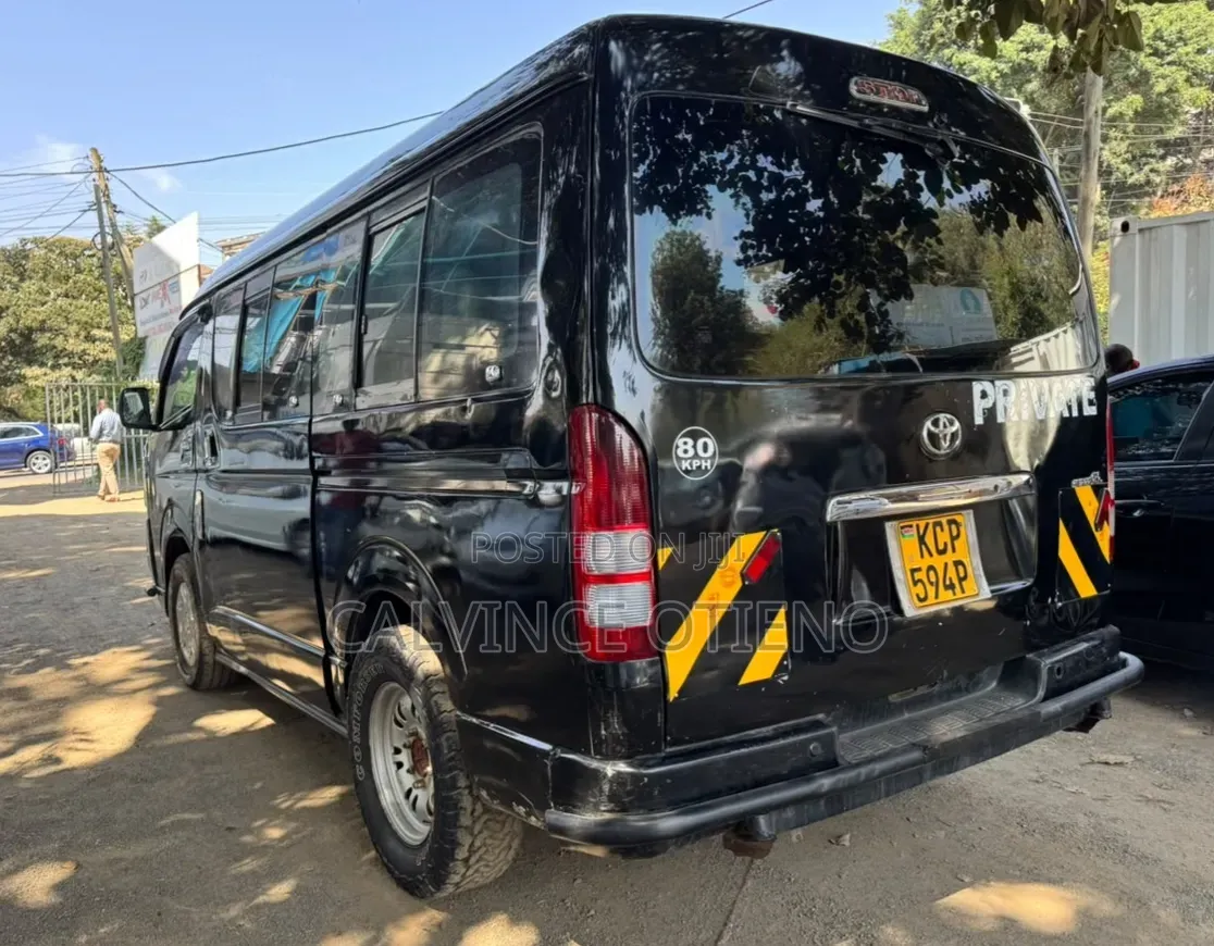 Toyota HiAce 2010 Black