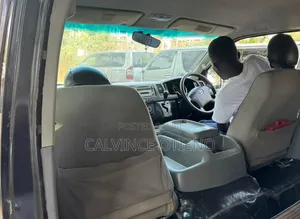 Toyota HiAce 2010 Black