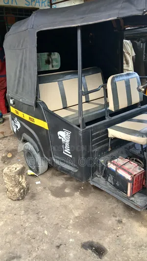 Piaggio 2021 Black