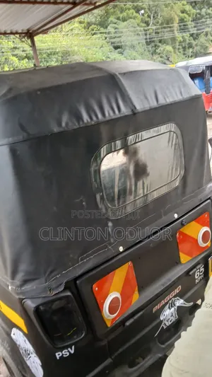 Piaggio 2021 Black
