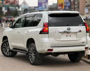 Toyota Land Cruiser Prado 2.7 2021 White