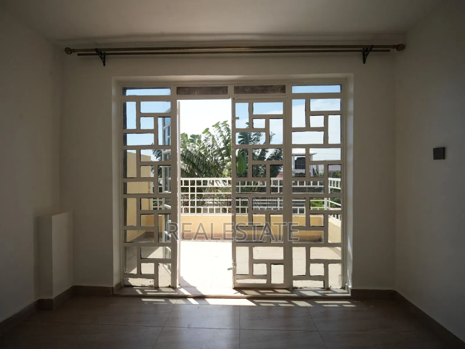 4bdrm Maisonette in Membley Estate for sale