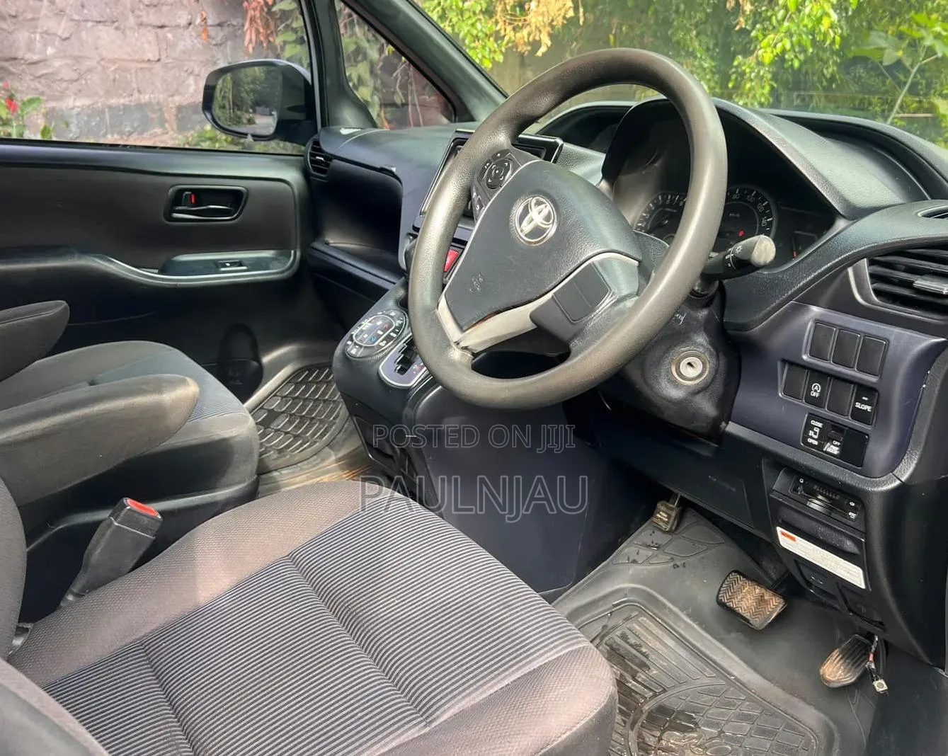 Toyota Voxy 2016 White