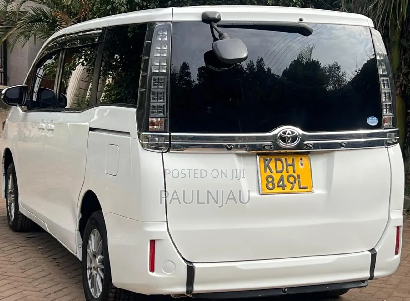 Toyota Voxy 2016 White
