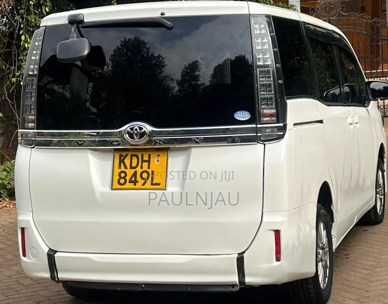 Toyota Voxy 2016 White