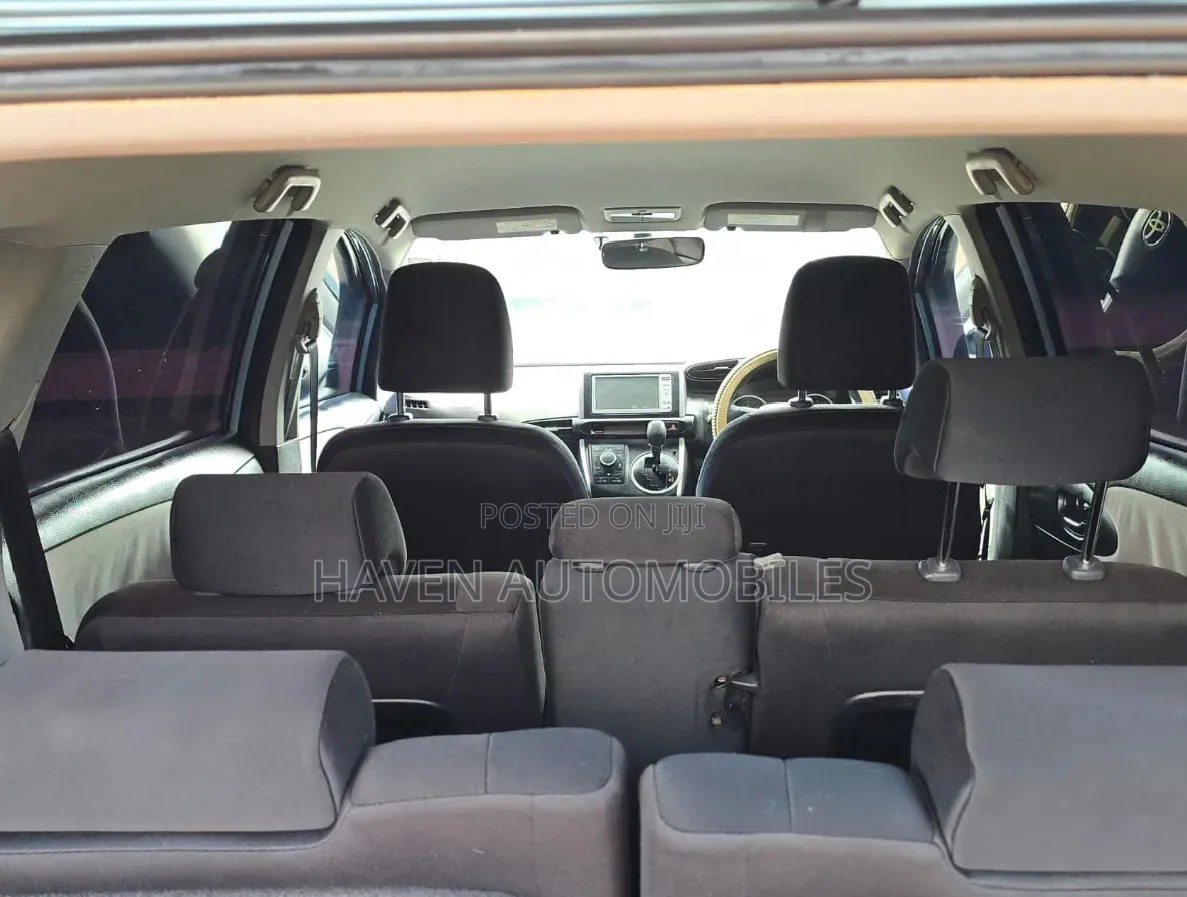 Toyota Wish 2011 Blue