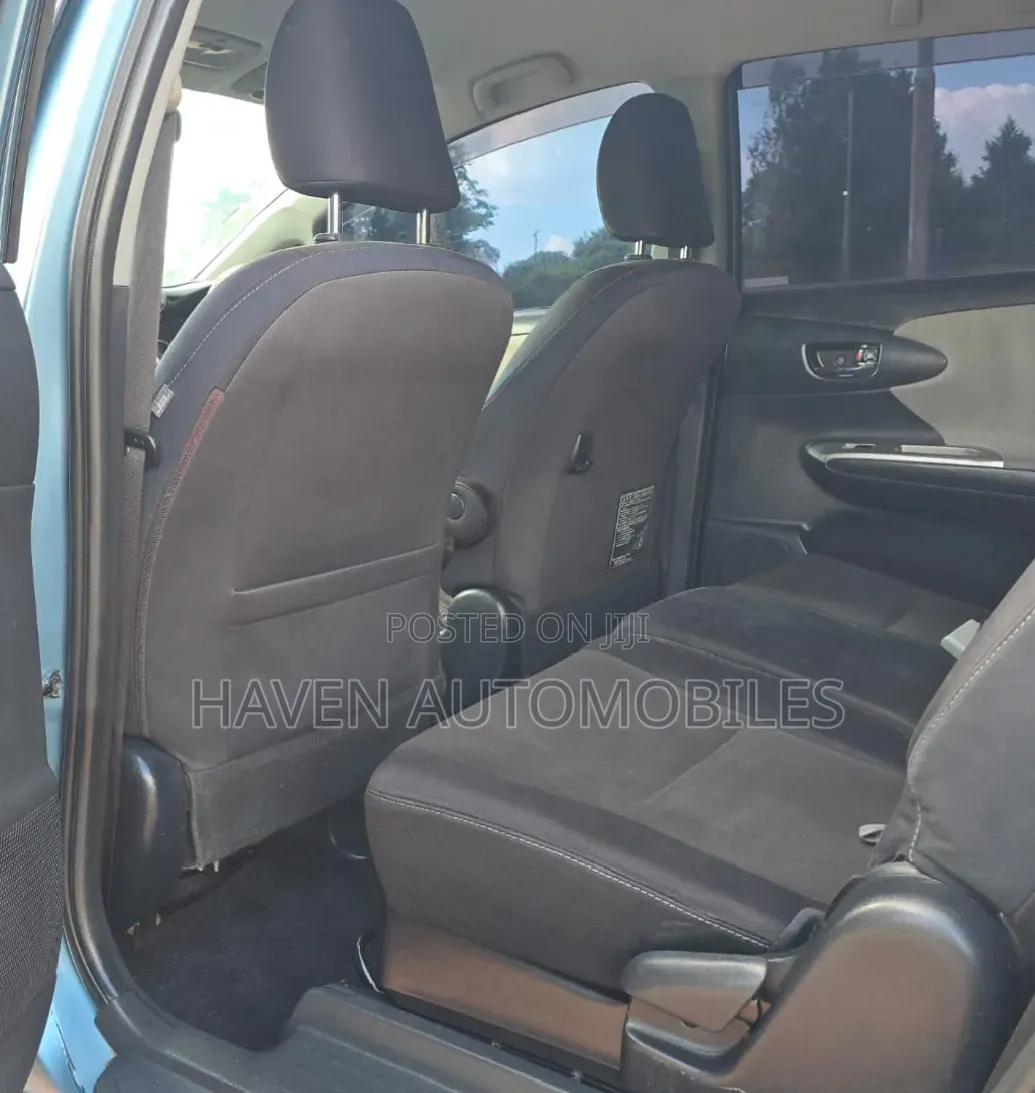 Toyota Wish 2011 Blue