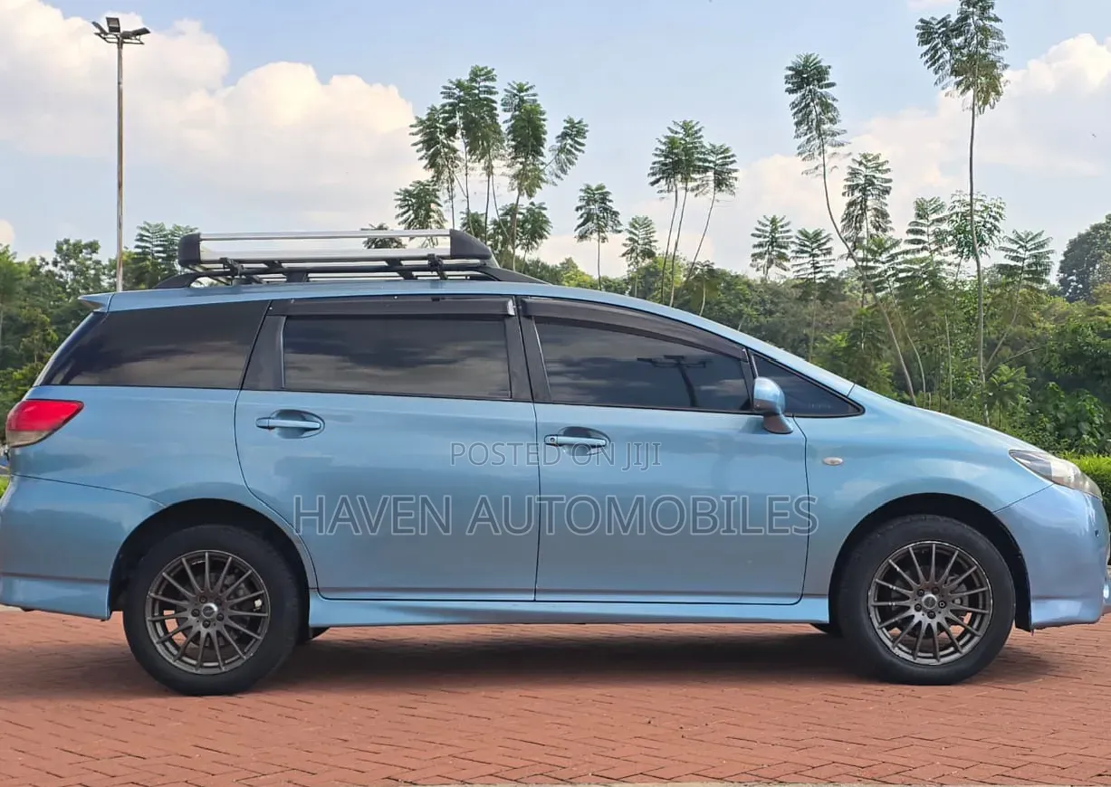 Toyota Wish 2011 Blue