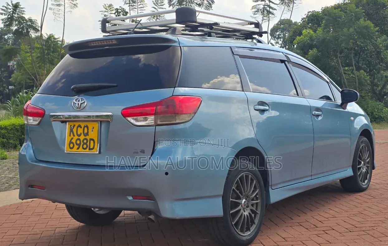 Toyota Wish 2011 Blue